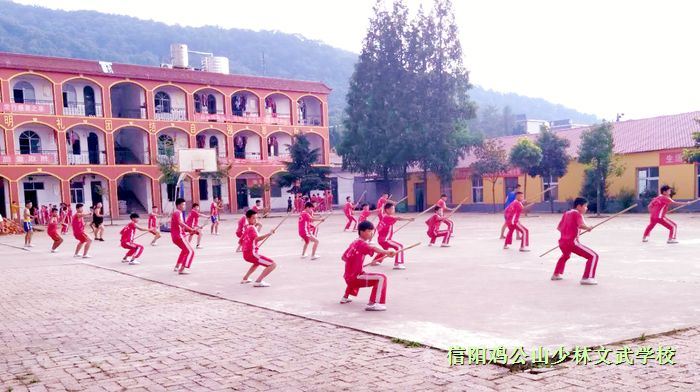 暑假班火热招生中 全托管锻炼孩子 兴趣学武踢足球