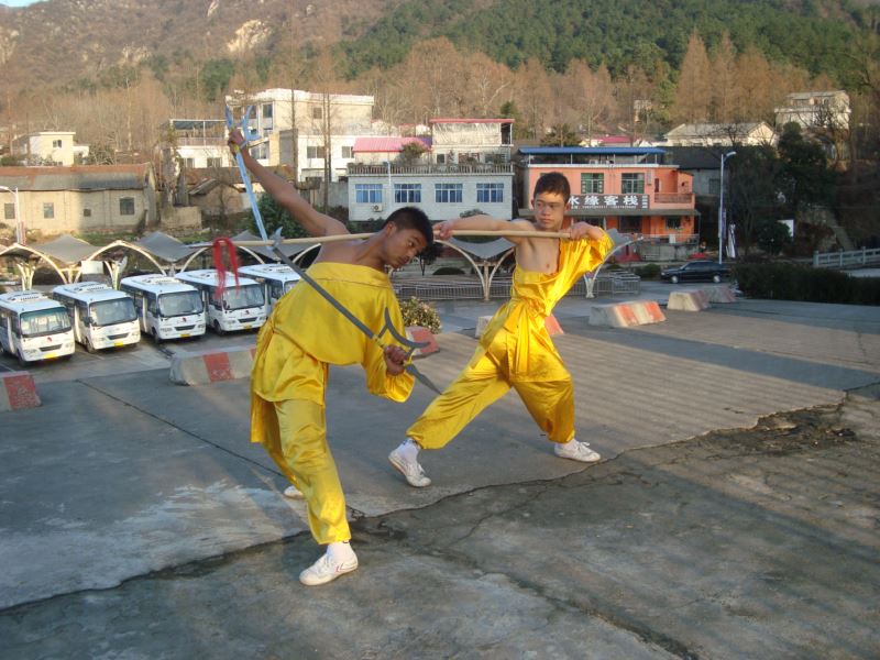 鸡公山武校古代兵器表演